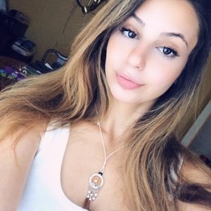 Meet your Posher, Adi